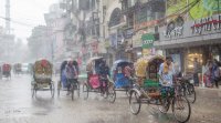 Десетки загинали и милиони блокирани след лошото време в Индия