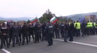 Протест блокира за кратко движението по пътя за Банско Жителите