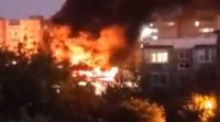 Руски военен самолет се разби в жилищна сграда в руския