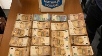 Митническите служители от Бургас откриха недекларирана валута с левовата равностойност