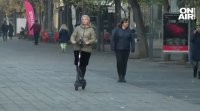 В Бургас готвят забрана за движение на електрическите тротинетки в