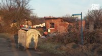Семейство с четири деца бедства в созополското село Равна гора