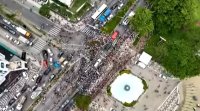 Хиляди почиталети на Пеле заляха улиците на Сантос за да