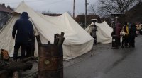 Барикади и нови сблъсъци между етнически сърби и албанци след