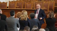 Парламентарният звънец даде ход не на дебат по същество а