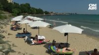 Казус с незаконно поставени чадъри на малък плаж пред хотел
