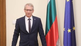 Правителството предлага безплатно обучение на студентите и докторантите
