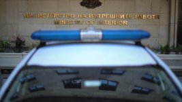 Деца пребиха беззащитна жена в Пет могили