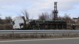 Почина шофьорът на ТИР-а, обърнал се на АМ "Струма"