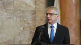 Денков: Обществото подкрепя учителите, институциите ще бъдат с тях в трудните моменти
