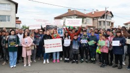 Жители на бургаския квартал "Горно Езерово" на протест заради разбит път