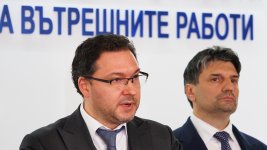 Даниел Митов: Ще пуснем в трафика необозначени полицейски автомобили