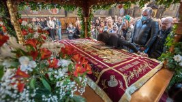 Какво символизира минаването под плащеницата и защо постът е най-строг