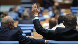 Депутатите приеха на първо четене по-високи стипендии за курсантите