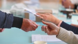 Гледат мярката на задържаните за подправените бюлетини в Малорад