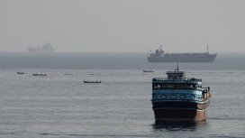 Петролът поевтиня заради надежди за сделка с Иран за Ормузкия проток