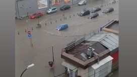 Порой и градушка в Лом, улици се превърнаха в реки (+ВИДЕО)