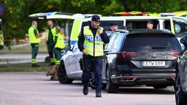 Паника и полиция след нападението с меч в шведска гимназия (СНИМКИ)