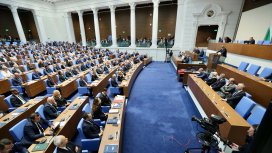 Парламентът прие на първо четене бюджетите на ДОО и НЗОК след сериозно напрежение (ВИДЕО)