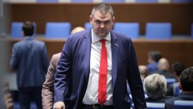 Справката за полетите на Пеевски предизвика нов политически сблъсък