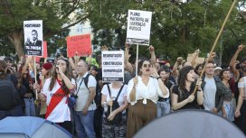 Десетки хиляди души протестираха в Лисабон заради жилищната криза и високите цени
