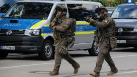 Мъж загина при нападение с нож в банка в Германия