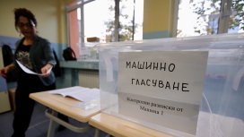 Кой ще влезе на "Дондуков" 2: България гласува за президент (СНИМКИ)