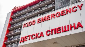 Пребитото от пастрока си 5-годишно дете е контактно и адекватно