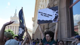 Напрежението в НАТФИЗ расте: Преподаватели и студенти настояват за оставката на ректора