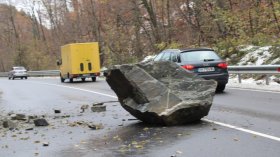 Огромен камък уби багерист в кариера край Клокотница