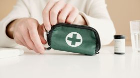 На път с деца: Задължителен списък за аптечката