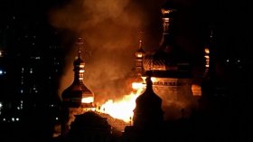Пожар в светиня на ЮНЕСКО: Атакуван е Успенският събор на Киево-Печерската лавра