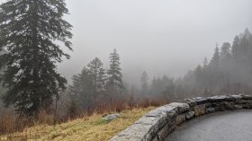 Времето в петък: Облаци и мъгли, градусите остават положителни