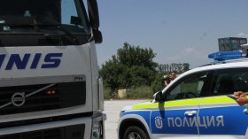 Шофьор на ТИР с трупи загина след преобръщане край Етрополе