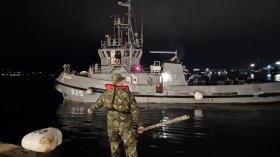 Подновиха акцията по търсене и спасяване на моряци от поразения кораб HS Dignity