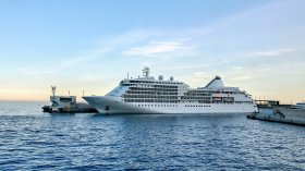 Жена скочи от круизен кораб и оцеля след 20 часа в морето