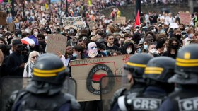 Франция кипи: Протести и блокади заляха страната (СНИМКИ)