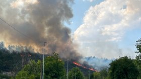 Пожарът край Михилци е потушен, но остават тлеещи огнища