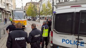 11-годишното момиче, блъснато от трамвай, е в "Пирогов" (СНИМКИ)