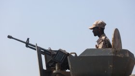 Броят на загиналите йеменски военни нарасна до 58 след атаките на хутите
