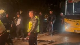 Инцидент с ученически автобус в Плевен завърши с музикален поздрав (ВИДЕО)