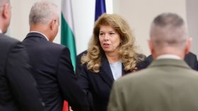 Йотова: България и Румъния ще поискат мораториум върху бойните действия в Черно море