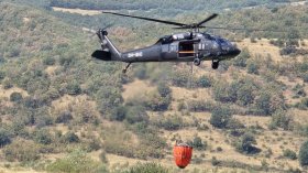 Военните вдигнаха "Кугър" за втори ден срещу пожара над Антон