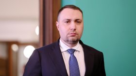 Тайната среща между Радев и Буданов предизвика напрежение и въпроси за ударите по корабите в Черно море