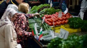 Цените на храните на едро паднаха до най-ниските нива за годината