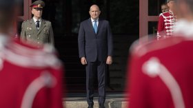 Политолози: Отиваме на избори, Радев трябва само да се яви на бял кон