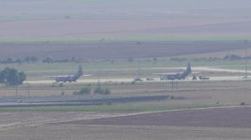 Втори американски самолет пристигна в "Безмер" при засилени мерки за сигурност