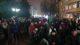 Кметът на Враца ще съди протестиращи: Разплакахте децата ми, но няма да ме уплашите