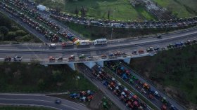 Нови блокади на границата: Гръцките фермери спряха движението към България