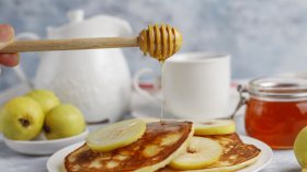 Рецепта за немски картофени палачинки с ябълков мус 
